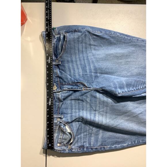 Torrid Light Wash Skinny Jeans Women’s 20 – First at Fit, Curvy Stretch Denim - Picture 5 of 8